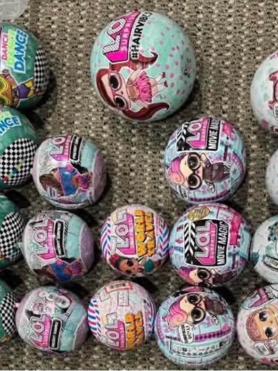 L.O.L. Surprise! Other - L.O.L. Surprise! Mint and Pink Collectible Blind Balls